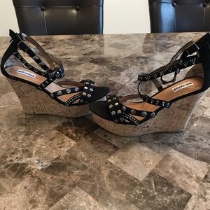 Black gem wedges